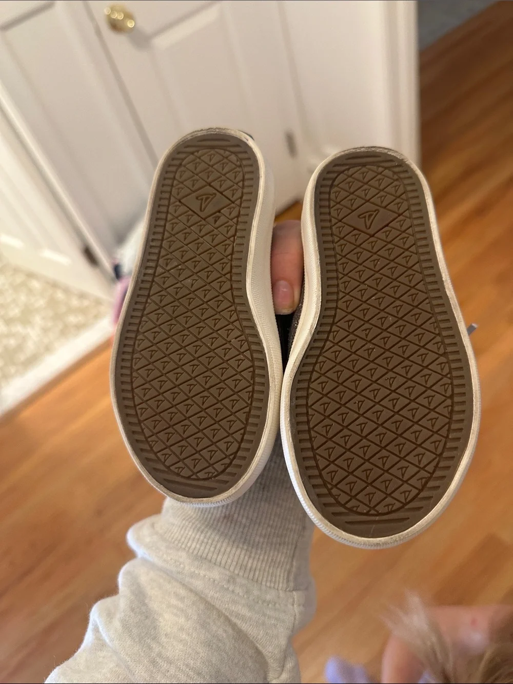 Sperry toddler girls size 5 Glitter Gray Slip-On Style Sneakers with Laces